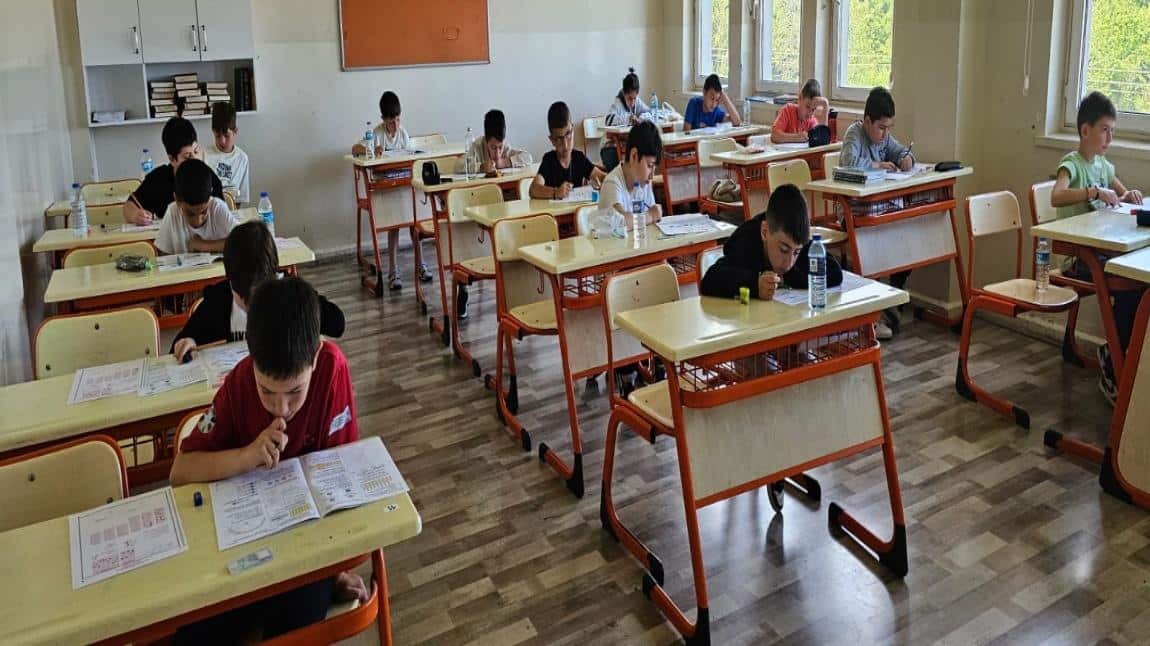 Yusuf Bahri Proje İmam Hatip Ortaokulu’nda Öğrenci Seçme Sınavı Gerçekleştirildi